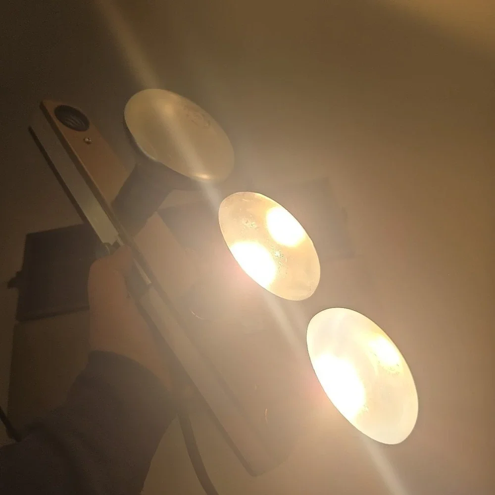 Vintage Movie Light Bar Case Tested‎ 3 Bulbs Filming Photography (One Bulb Out)